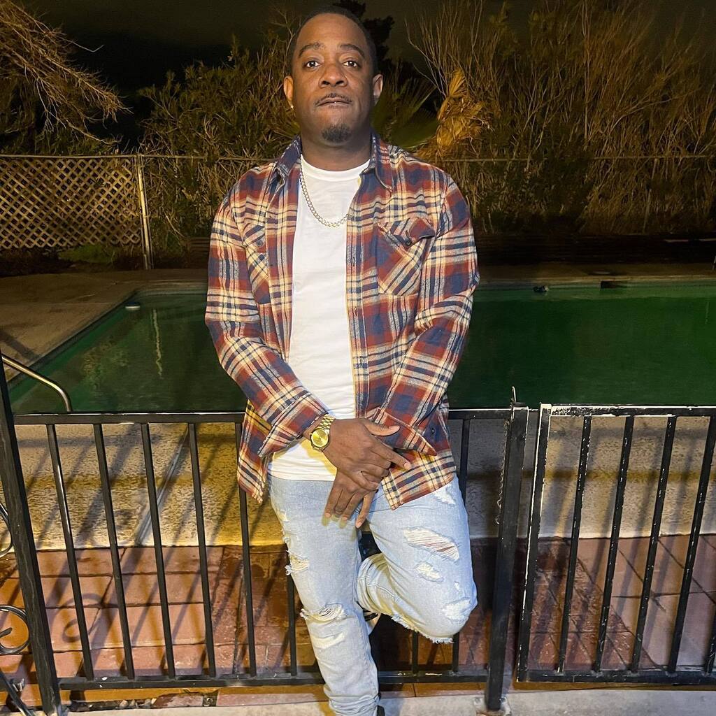TroyLLF's tweet photo. Biggest Thing 2022 Taught me.. Don’t get too comfortable! Everything can change in the blink of an eye. I feel like we know that, but until it hit we don’t acknowledge it! But Cheers to 2023 🥂 I feel like I’m gettin that hunger back! Let’s eat!! 🏁
.
#FPMG #1015 #teamllf #27… https://t.co/TaslZAlPrw