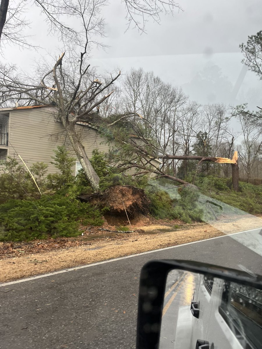 brantleeeyyy's tweet photo. @JoshWeather @spann @NWSBirmingham @wsfa12weather @wsfa12news @WSFA_Amanda Slapout, AL https://t.co/Ab58w3vxDY