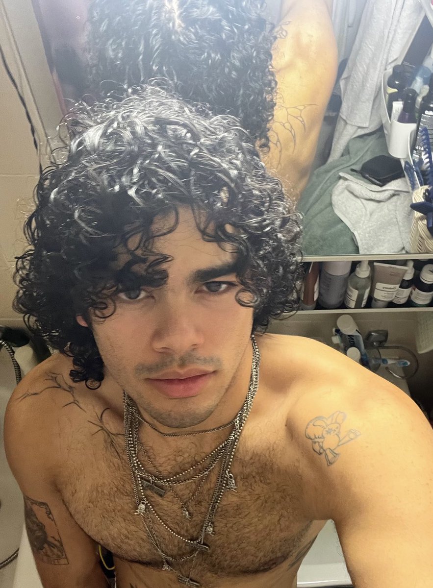 on-twitter-btw-subscribe-to-my-private-account-for-25-bucks-to