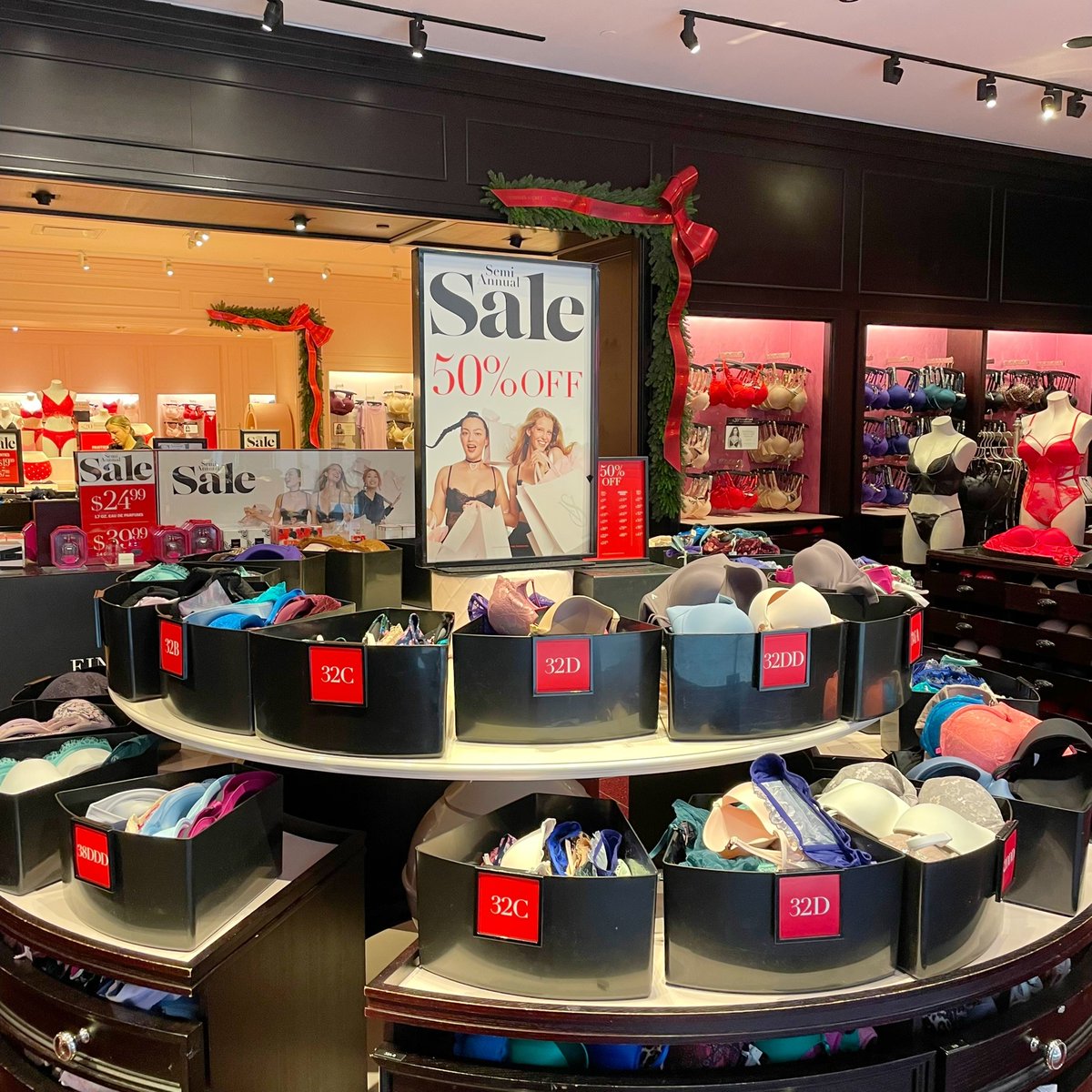 The new year is here and so are the sales! Come shop Victoria's Secret Semi-Annual Sale for all the good deals! #Kennesaw #Towncenteratcobb #Semiannualsale