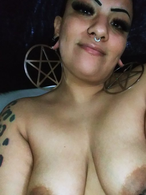 DarkQueen’s pics and videos