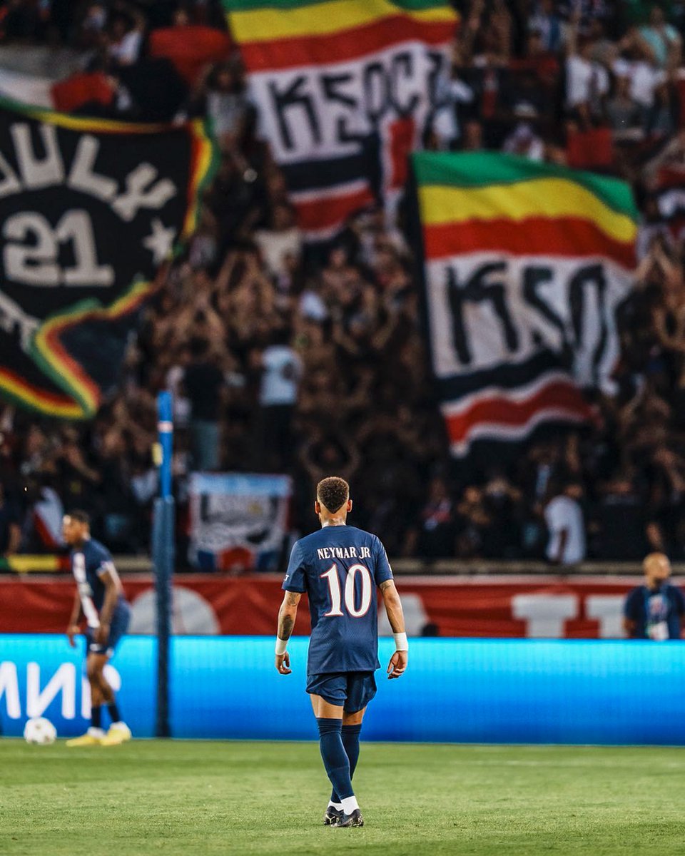 rodriguesgz's tweet image. King of Paris 🤴🏽