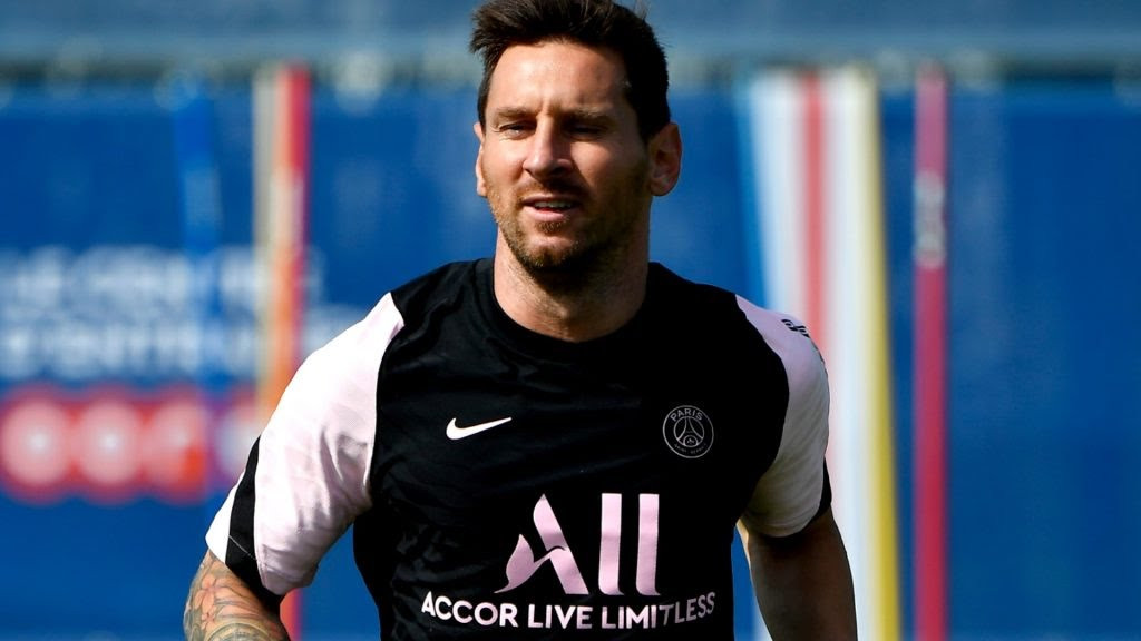 pattydearie's tweet photo. Pattydearie's Blog: Lionel Messi is 'set to sign a new one-year deal at PSG this week' after assuring the French giants that he would extend his stay... https://t.co/AyFaFzgvRM https://t.co/uYD2vI7QKS