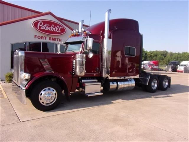 PeterbiltMotors's tweet photo. This #RedOval certified 2019 Peterbilt Model389 is ready to get back to work at Peterbilt of St Louis, https://t.co/ZFKPVdg2wS
#PeterbiltPride https://t.co/NxCCMGTPeT