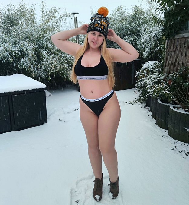 Curvy Maja in the snow again ❄️❤️ https://t.co/JRjNUzmHeA<a href="/tag/curvy"class="tags"><span>#curvy</span></a><a href="/tag/bigboobs"class="tags"><span>#bigboobs</span></a><a href="/tag/chubby"class="tags"><span>#chubby</span></a><a href="/tag/onlyfans"class="tags"><span>#onlyfans</span></a>