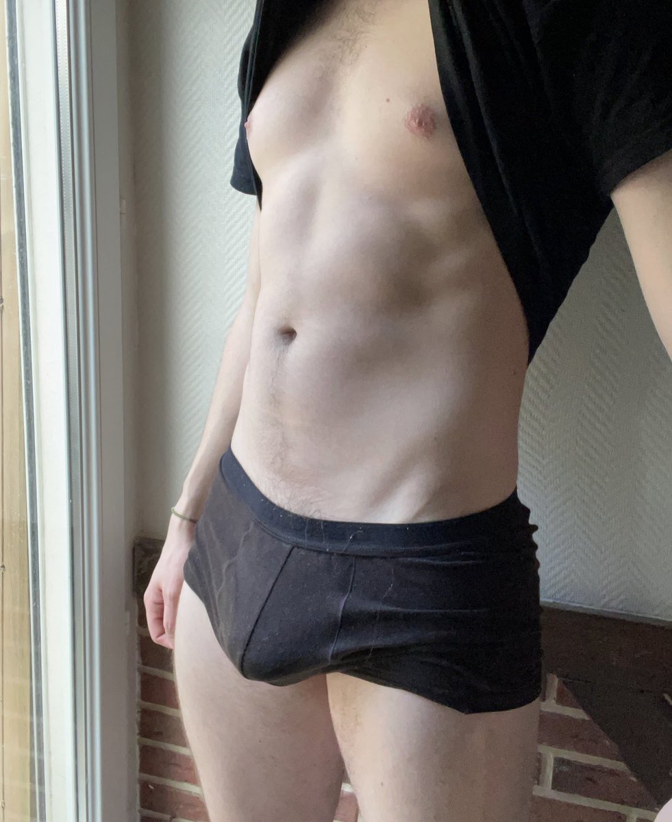 Hardimof's tweet photo. Rt et je t’envoie une grosse surprise en DM 😈 https://t.co/Casu5jdEac