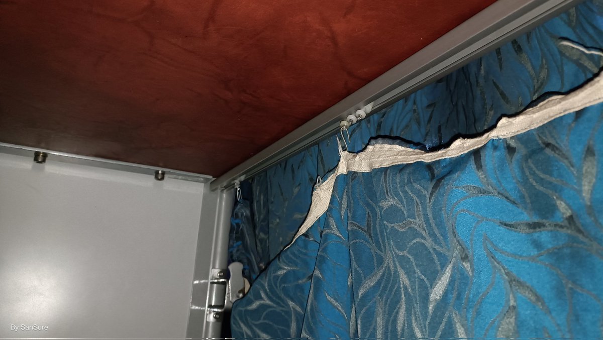 San4sure's tweet photo. @RailMinIndia @railwaysouthern @TimesNow @htTweets No one really cares about maintenance, right? Why do we pay so much to travel?  #Duronto #12270 #AC2tier #sideberth  #Curtains https://t.co/M7mZ7FH8ov