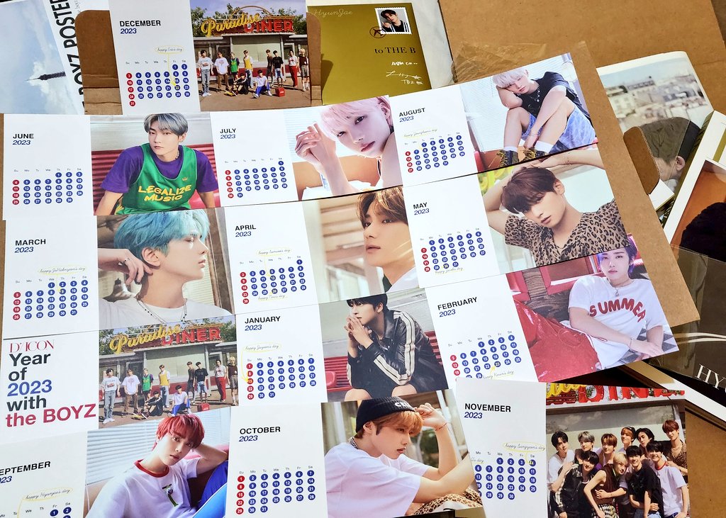 -#GIVEAWAY-

#THEBOYZ official #DICON 2023 Calendar + Hyunjae Juyeon Whisper Photocard

🏚Indonesia only
📢Follow, RT, drop comment
🛻 Onkir ditanggung yang pemenang
🕛Periode 03 - 09 January 2023