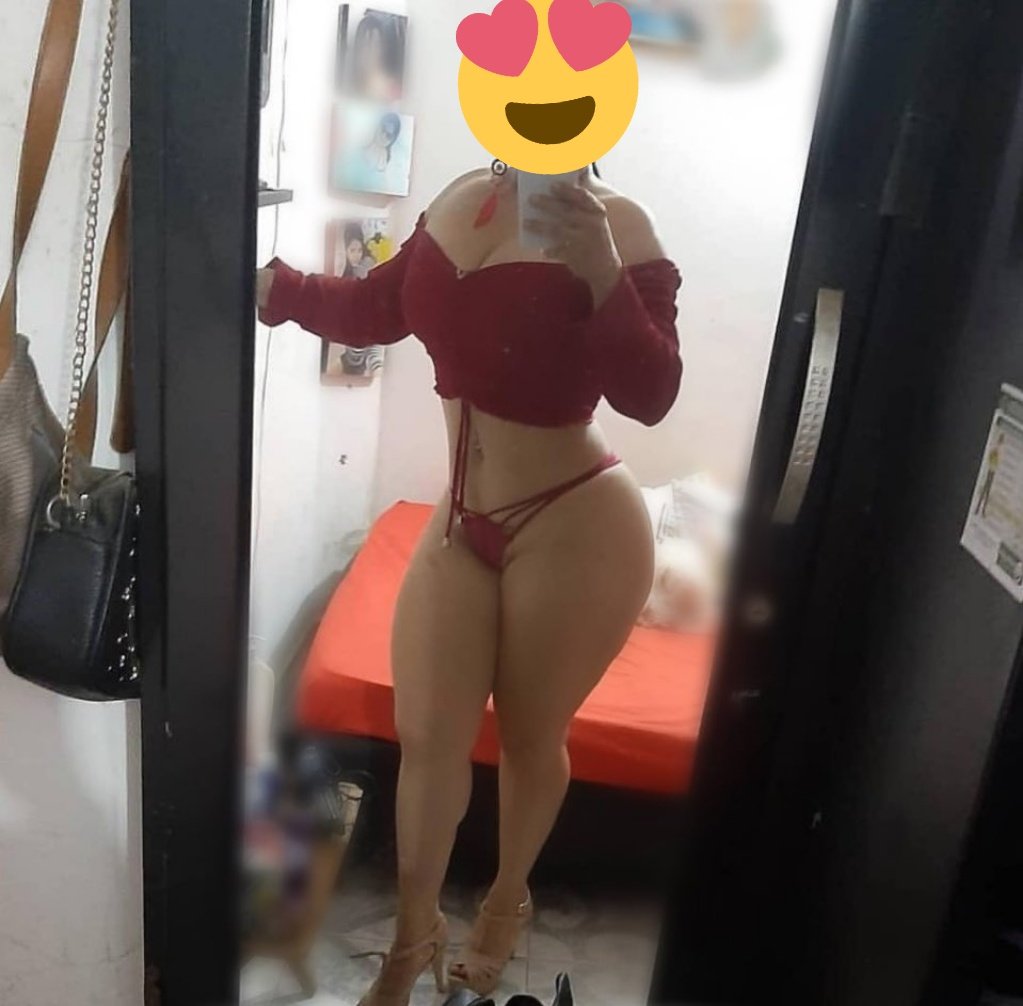 HotWifes_Milfs's tweet photo. Si fuera tu suegra me cogerias?
Regalame dos RT https://t.co/jcBaUuGdGU
