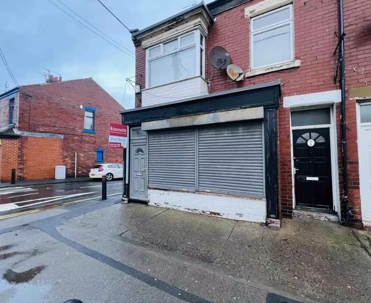 kimmittlettings's tweet image. 📍 Station Road #Seaham
🪧 Ground Floor #CommercialUnit £563pcm
🔥 Prominent position on main road
⭐ Unfurnished: 721sq ft
🔒 Secure metal roller shutters
〰️ Flexible lease terms

🔗 Details: onthemarket.com/details/126780…

#kimmittlettings @OnTheMarketCom #onthemarket