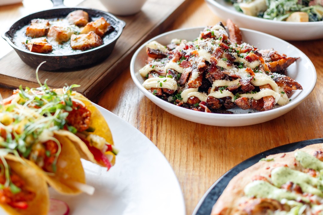 visitfranklin's tweet image. When you visit #FranklinTN, be sure to bring your appetite! 😋Franklin’s Southern food scene is drool-worthy! 

#VisitFranklin #MadeinTN #ExploreTennessee#FranklinTN