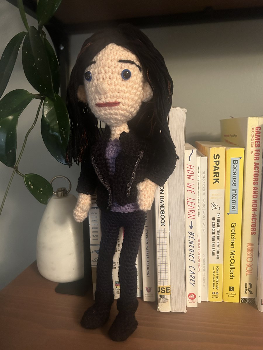 BethSumm's tweet photo. Continuing my creative project with #LoisLane! Now Lois and Jordan are reunited in crochet form. @BitsieTulloch @AlexGarfin #SupermanandLois #crochet https://t.co/BIZMPq5xUb