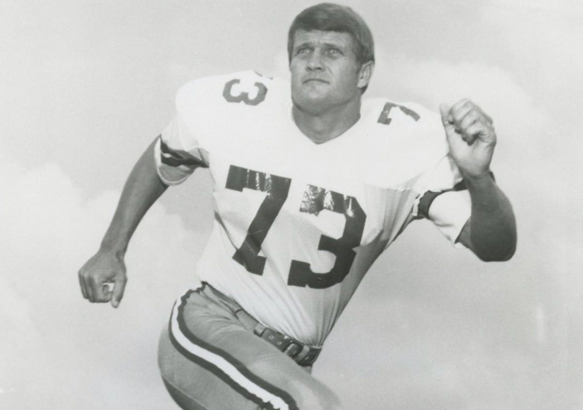 CowboysOld's tweet photo. On August 29, 1965, he was traded along with a 4th round draft choice (#54-Rod Sherman) to the Baltimore Colts, in exchange for the rights to future All-Pro Ralph Neely.

#60sCowboys #FirstCowboys #DallasCowboys https://t.co/lAawHXgSt0