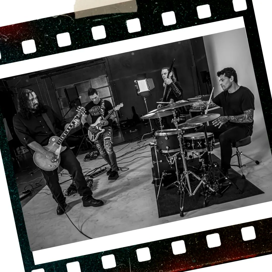 DeepAsBones's tweet photo. We're preparing for our show this Sunday, in support for @FIRSTJASON and @SHOWMEGOD, at @TheRoomsAZ! We hope to see you there! @Soundphoria
📸: #sicphotographs
Edit: @hypernovapr
#deepasbones #firstjason #showmegodband #rocknfreelive https://t.co/cZx8xL5CRR