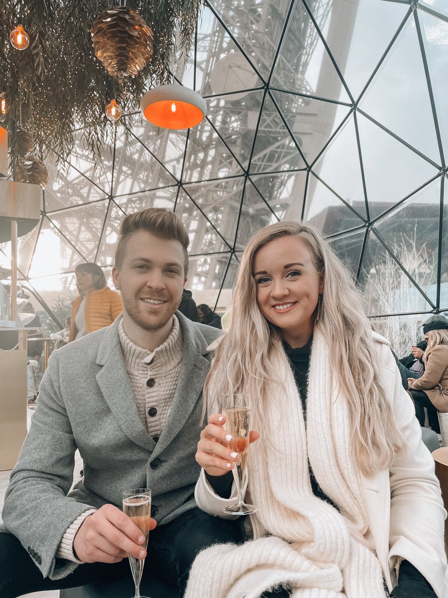 I’m so in love that I might stop breathing 🤍🥂