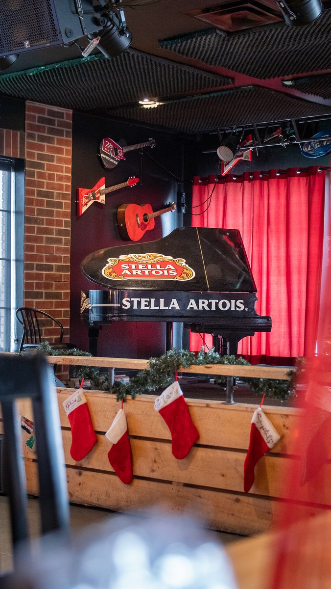 Sing along with us tonight 🤩 at 8
and sing along with Judy Marsales &amp; the Noteworthies.

Today's special:
🎶 All Craft Pints $7.
🎶 Buy any Bottle of Wine &amp; any Pizza and get $10 off.

#PubFiction #HamOnt #Hamilton #SingAlong
#LiveMusic #Pizza #Wine #TuesdaySpecial #Tuesdays