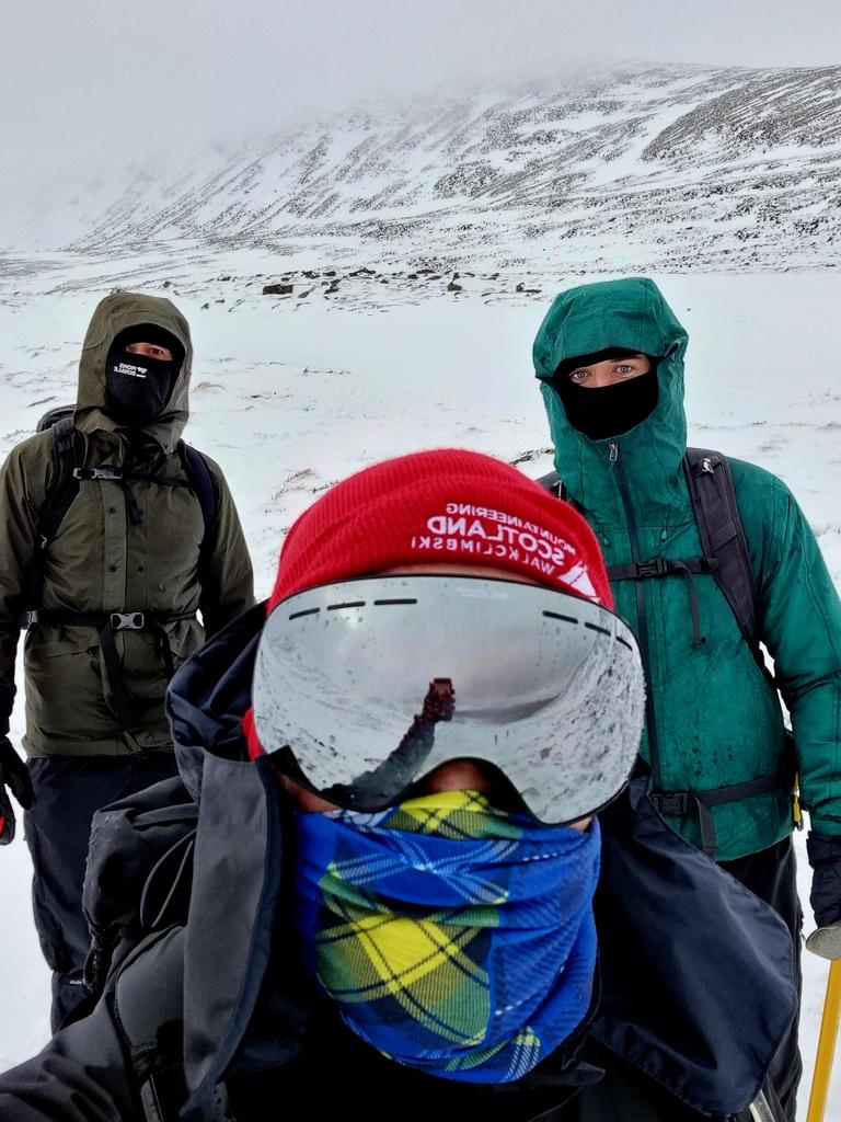 Munros4MND's tweet image. Brilliant day in the Cairngorms for @Mountain_Scot winter skills course ❄️

Thanks to @KirstyPallas and Ben for a great day out in the hills (despite the weather 🌨) 👍

And a few more miles clocked up for @EdinDoddieAid 😀

#ThinkWinter #DoddieAid #TacklingMND #DoingItForDad