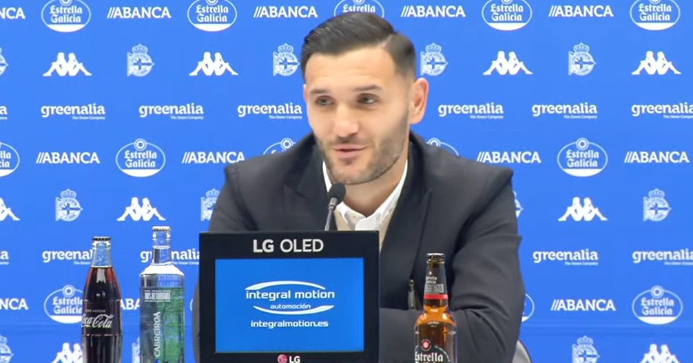 vahansn's tweet photo. Cristiano Ronaldo: "Este contrato es único porque soy un jugador único, así que es normal"🤑💰

Lucas Perez: "Yo no soy estrella. Soy Lucas, el de Monelos" 💙

Diferencias. https://t.co/wB0CeO7EL8