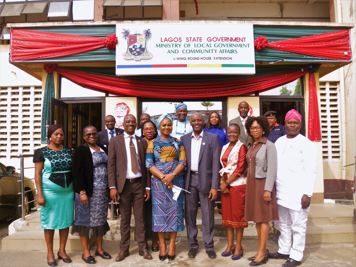 mlgca_lasg's tweet photo. The Permanent Secretary; Mrs Kikelomo Bolarinwa with the Management Staff of @mlgca_lasg visited the members of staff to welcome them into the New Year and to also urge them to be diligent in discharging their duties.
#ForAGreaterLagos
#IgbegaIpinleEko
#AjumoseNi
#mlgca https://t.co/fGmL1my4j6
