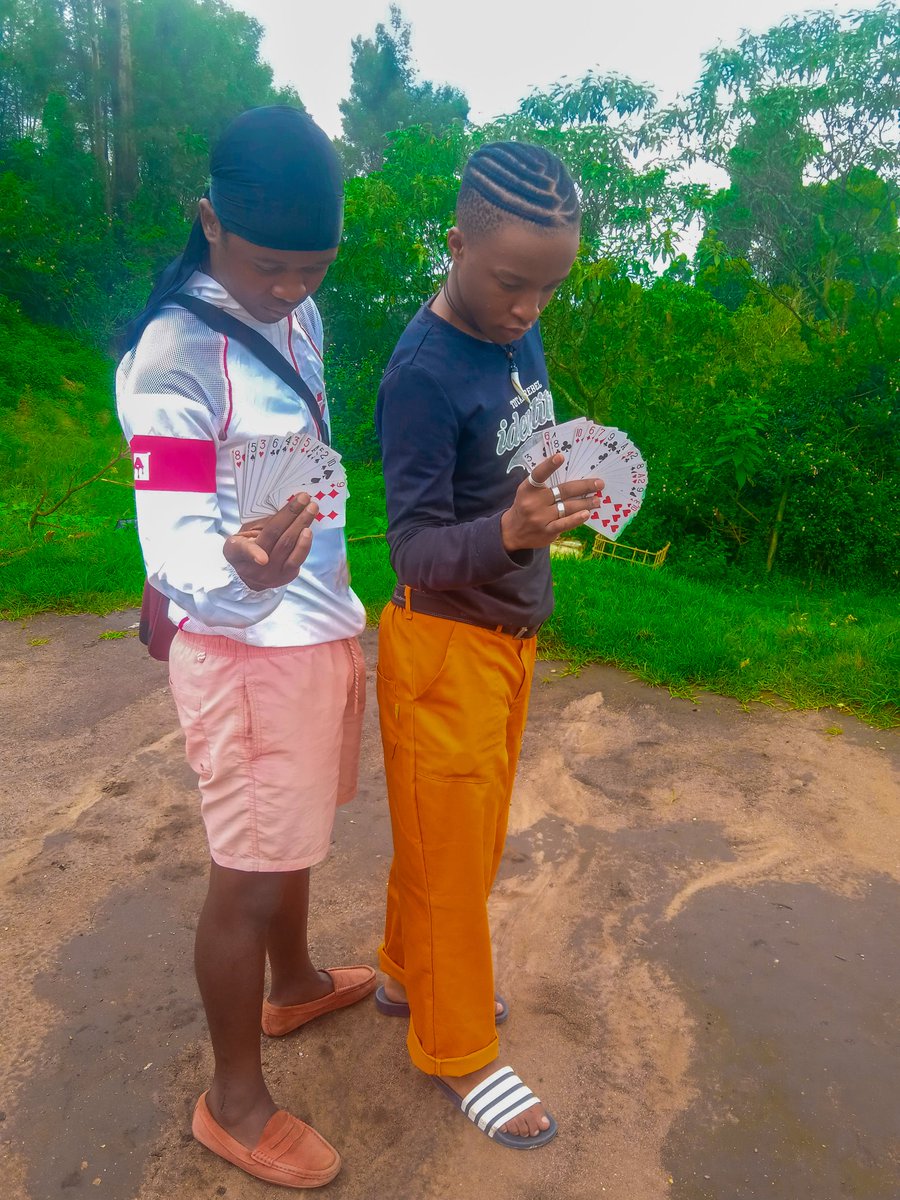 UKhuluma's tweet photo. ♠️🃏 UNGAM'THATHI KANCANE UMAHLALELA♣️♥️ https://t.co/FJCpZkCVET