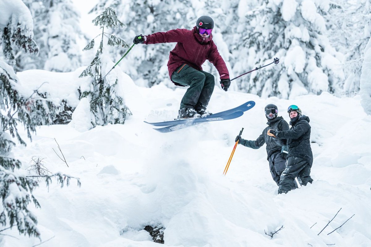 redresort's tweet photo. Doin' our happy dance because there's more snow in the forecast! ๐๐พ
#TheGoodLifeAtRED #REDResort #HelloBC #ExploreBC #Rossland #Rosslander #KootRocks #PowderHighway
๐ธ @ashvoykin
โท@ryangiver https://t.co/zS7OZi22Io