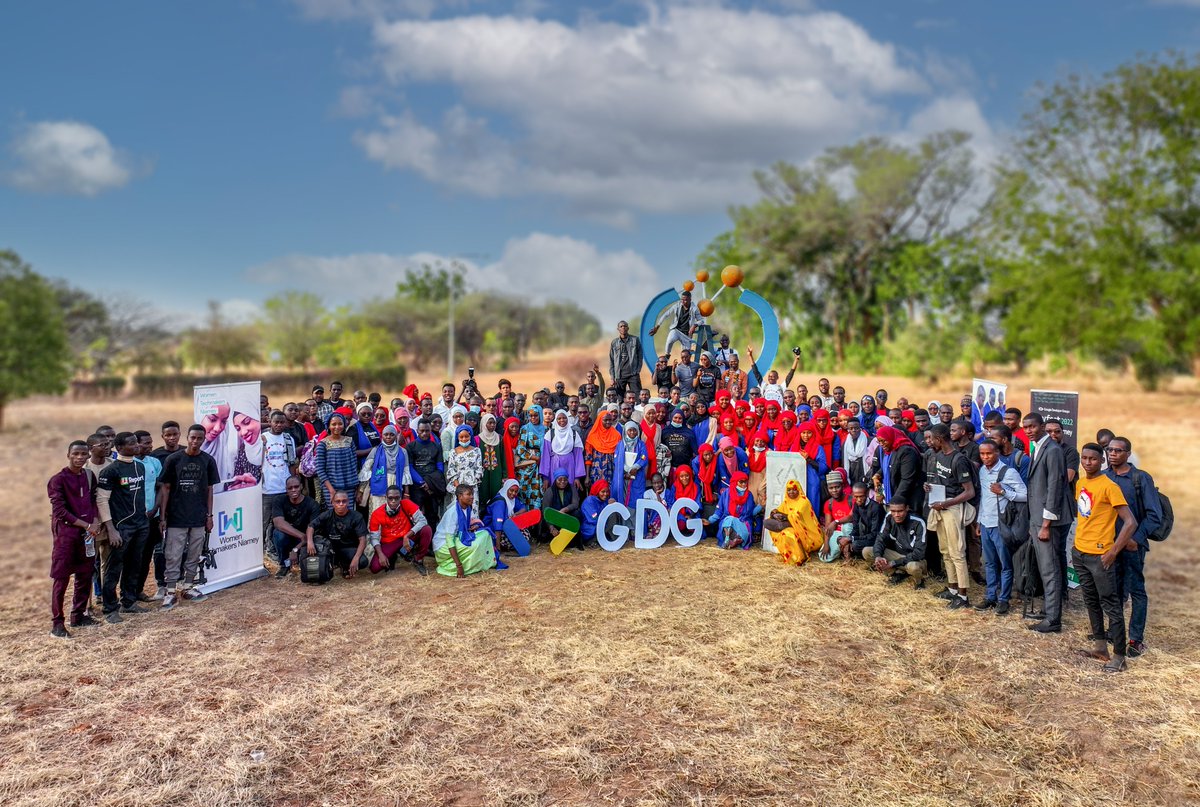 gdgniamey's tweet photo. Le #DesfestNiamey22 c'était +200 participants réunis pour une journée entière dédiée sur la découverte et le partage des #technologies sur #numérique utilisées par des passionnés &amp; professionnels pour répondre aux besoins de leurs communautés.

RDV prochain cette année🙏 https://t.co/YHmVsbb0Gh