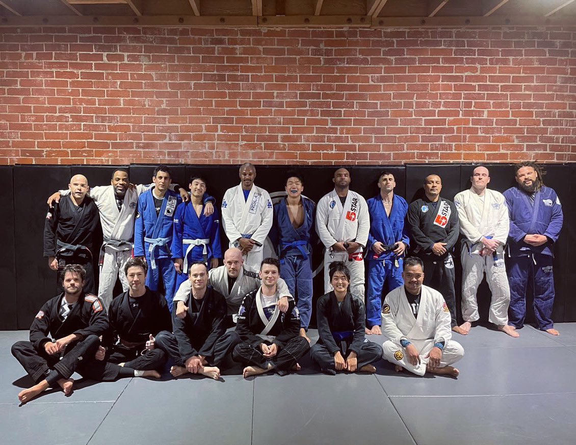 BrendanDrums's tweet photo. The 7:00 AM Squad 🥋
#podzero #bjj #jiujitsu
@RenzoGracieLos1 https://t.co/ynL5izcxMx