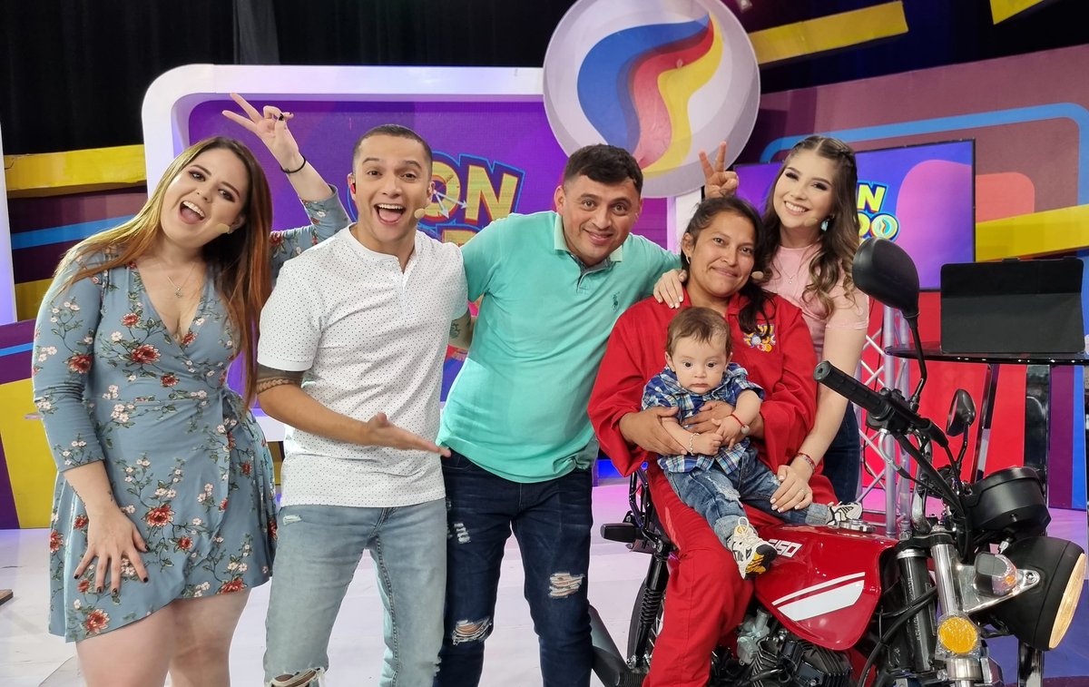contodotvc's tweet photo. ¡Empezamos el 2023 de la mejor manera! Diversión, premios y mucho más pueden disfrutar solo en #ConTodo 🤩🥳 https://t.co/IR5GsVLnBD