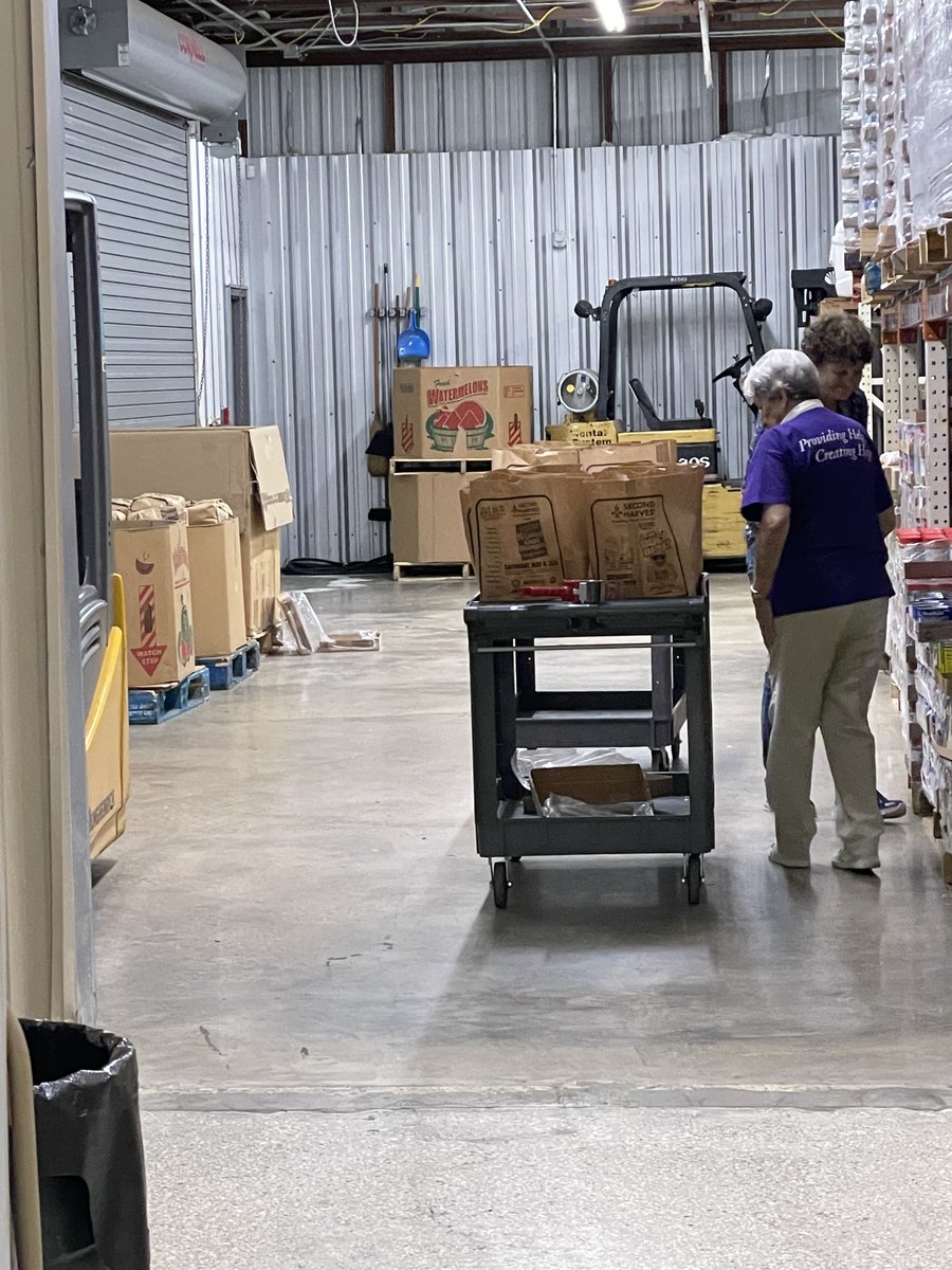 CCSWLA's tweet image. Happy New Year!
We are back in the warehouse this week!

Please stop by to help us make grocery bags for the
distributions this year! We are always in need of your
help.