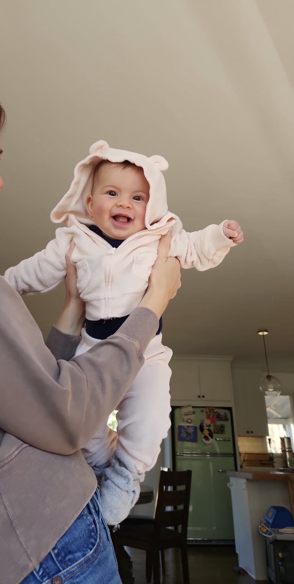 Erin Angelini tweet media