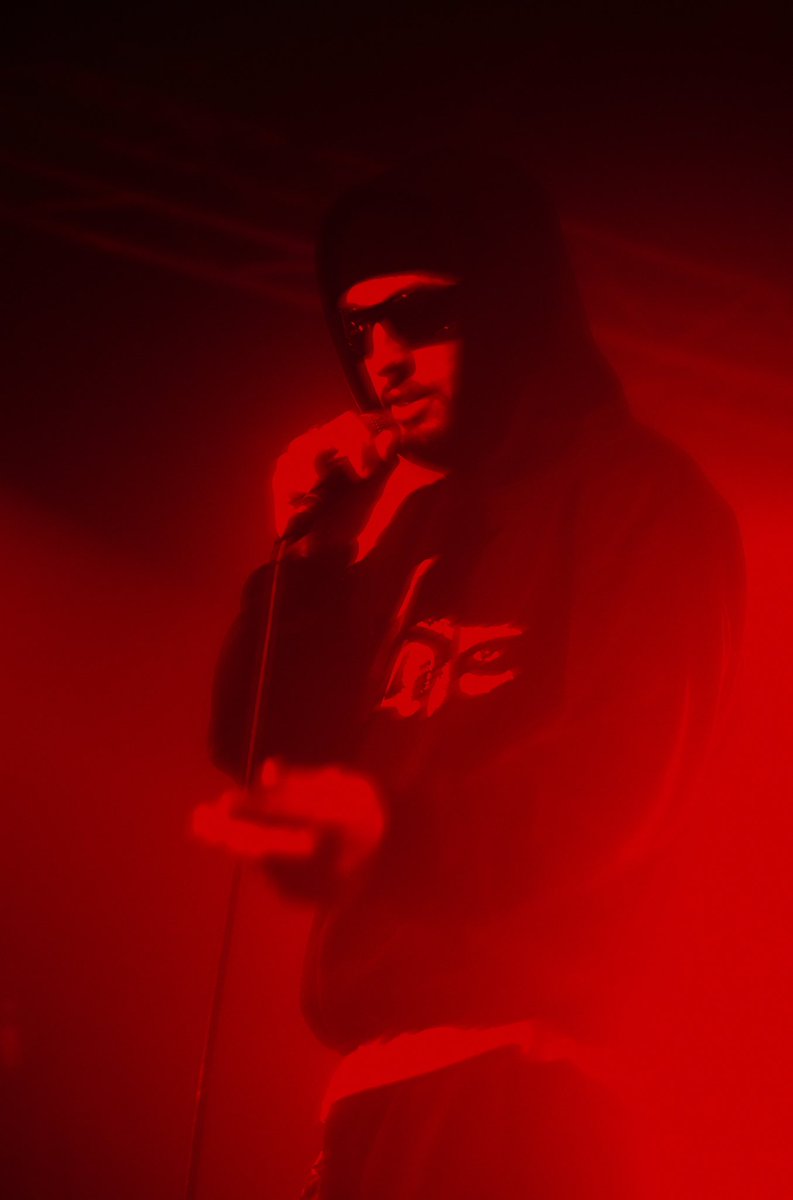 lesleeanf's tweet photo. pour les 1 an des @CrimsonSessions je suis allée prendre en photo pour @danstafaceb les artistes de ce très beau concert❤️‍🔥 https://t.co/WSLoSVYwnv