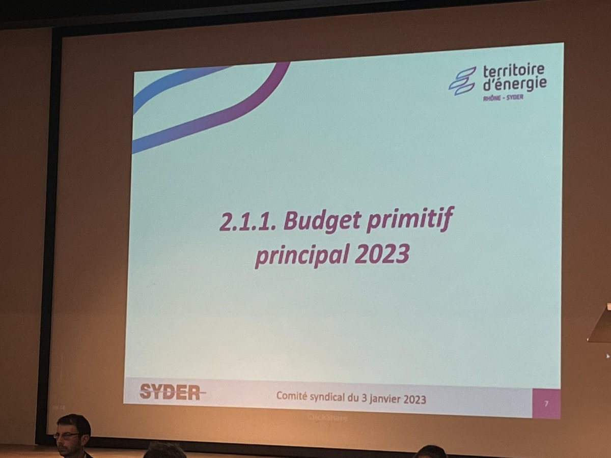 SYDERhone's tweet photo. [#comitesyndical]
🔴 Les membres du comité syndical du #SYDER viennent de voter les budgets primitis pour l’année 2️⃣0️⃣2️⃣3️⃣ ! 👏
 
Des budgets équilibrés et résolument tournés vers la transition énergétique ⚡️♻️
#syder #comitesyndical #budgetapprouvé #transitionenergetique https://t.co/QaMitUN9ck