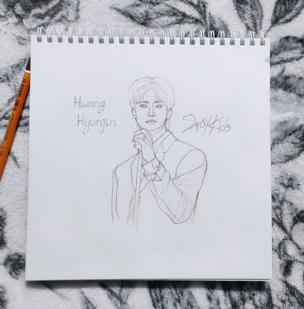 Shapka_D_'s tweet photo. Первый скетч 2023🤟 
#Straykidsfanart #StrayKids #hyunjin #skz #ArtistOnTwitter #art #sketch #traditionalart https://t.co/xHOIc5Uuuw