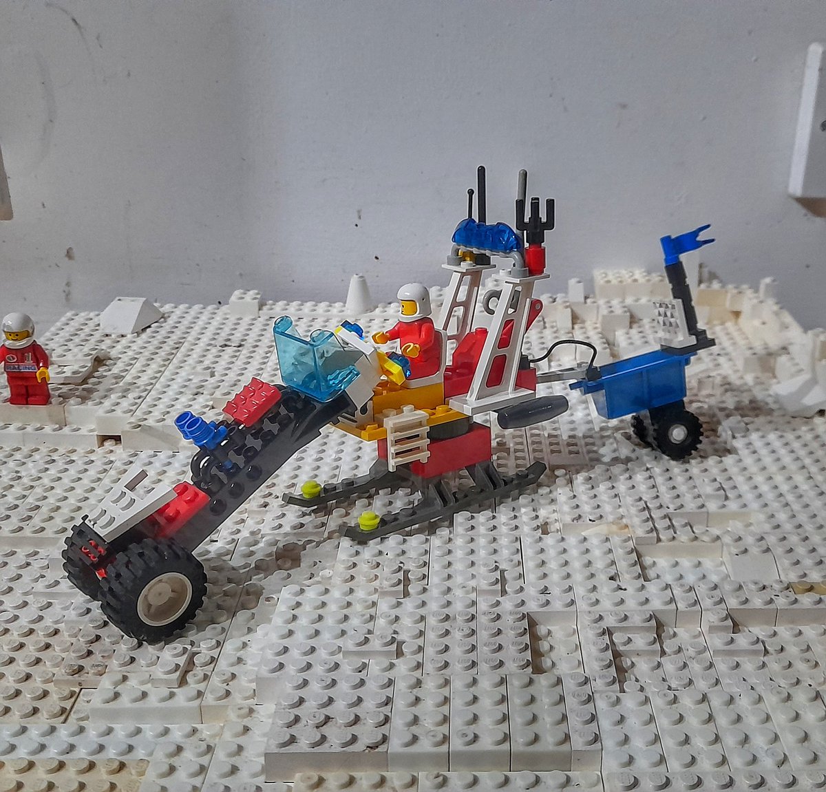 Having our new year downtime by building wacky racing cars out of lego. #BuildLikeAMaster  <a href="/LEGO_Group/">LEGO</a>