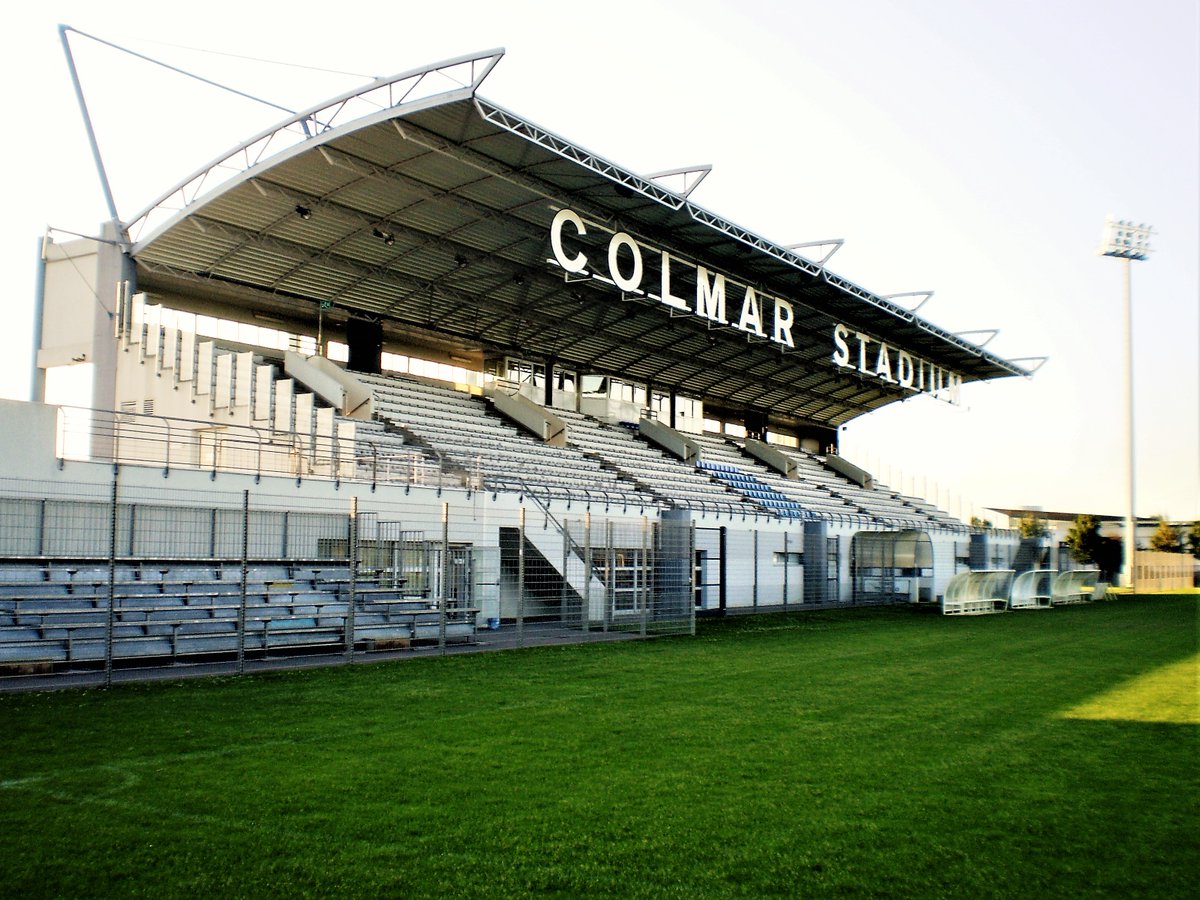 De_Dwarslat's tweet photo. Colmar Stadium.
Jean-Guy Wallemme (RC Lens kampioensteam '98) wordt hier de nieuwe trainer. Missie handhaving.
#rclens #srcolmar #National2 https://t.co/UTRVH7OmCd