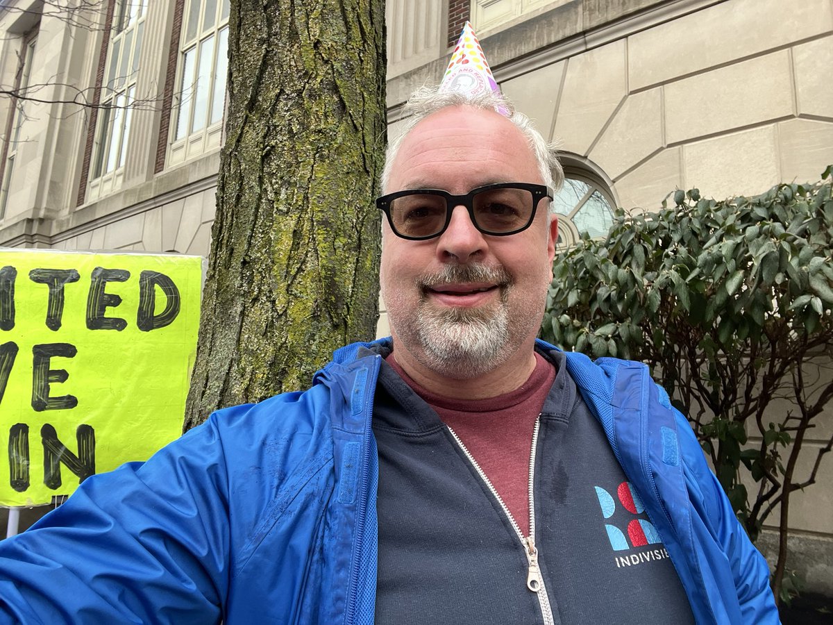 I’m at the last ever <a href="/TuesdaysToomey/">Tuesdays with(out) Toomey</a> ! I was at the first by pure accident and I am so lucky to have had their purpose in my life these past six years !