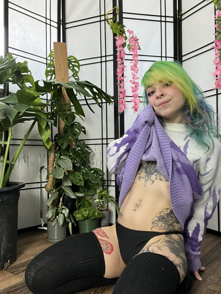 heyLyssten's tweet image. happy new year btw 💕