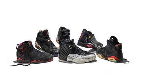 DylanDittrich's tweet photo. 2023. It's Jordan Year.

Coming to auction in February per @Sothebys year-end press release: The Dynasty Collection.

One sneaker from each of Jordan's six NBA Championship clinching games. The collection was displayed at the 2022 @nsccshow.

🤯🤯🤯

Predictions? https://t.co/chGL1GSPGH