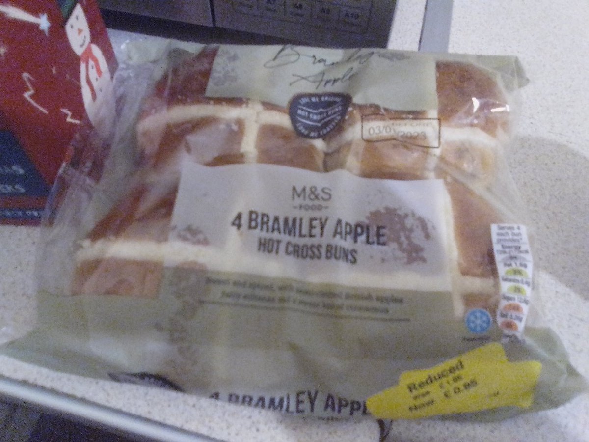 LibraryPlayer's tweet photo. First hot cross buns of 2023! ๐
Reduced chocolate bears in Morrisons (wonder if any #BearsOfTwitter called Oscar will claim chocolate as theirs!) ๐ป
Finally, I #ShoppedLocal brought new chocolate custard to try, plus marshmallows for hot chocolate, from @GrampianHealth! โ https://t.co/lxgpOZWI4A