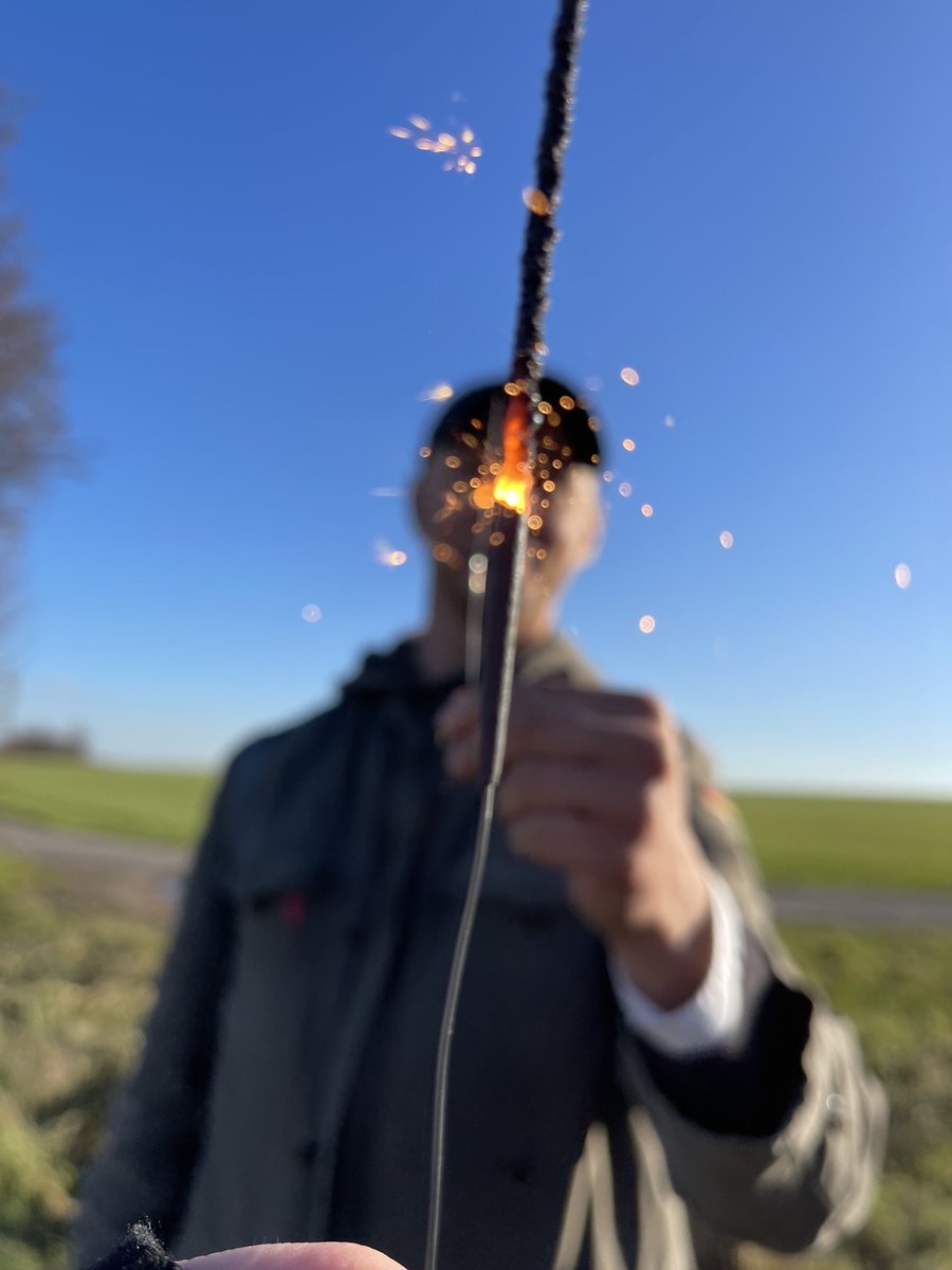 BellaFeras's tweet photo. Frohes neues Jahr! https://t.co/ccUP0O8XCY