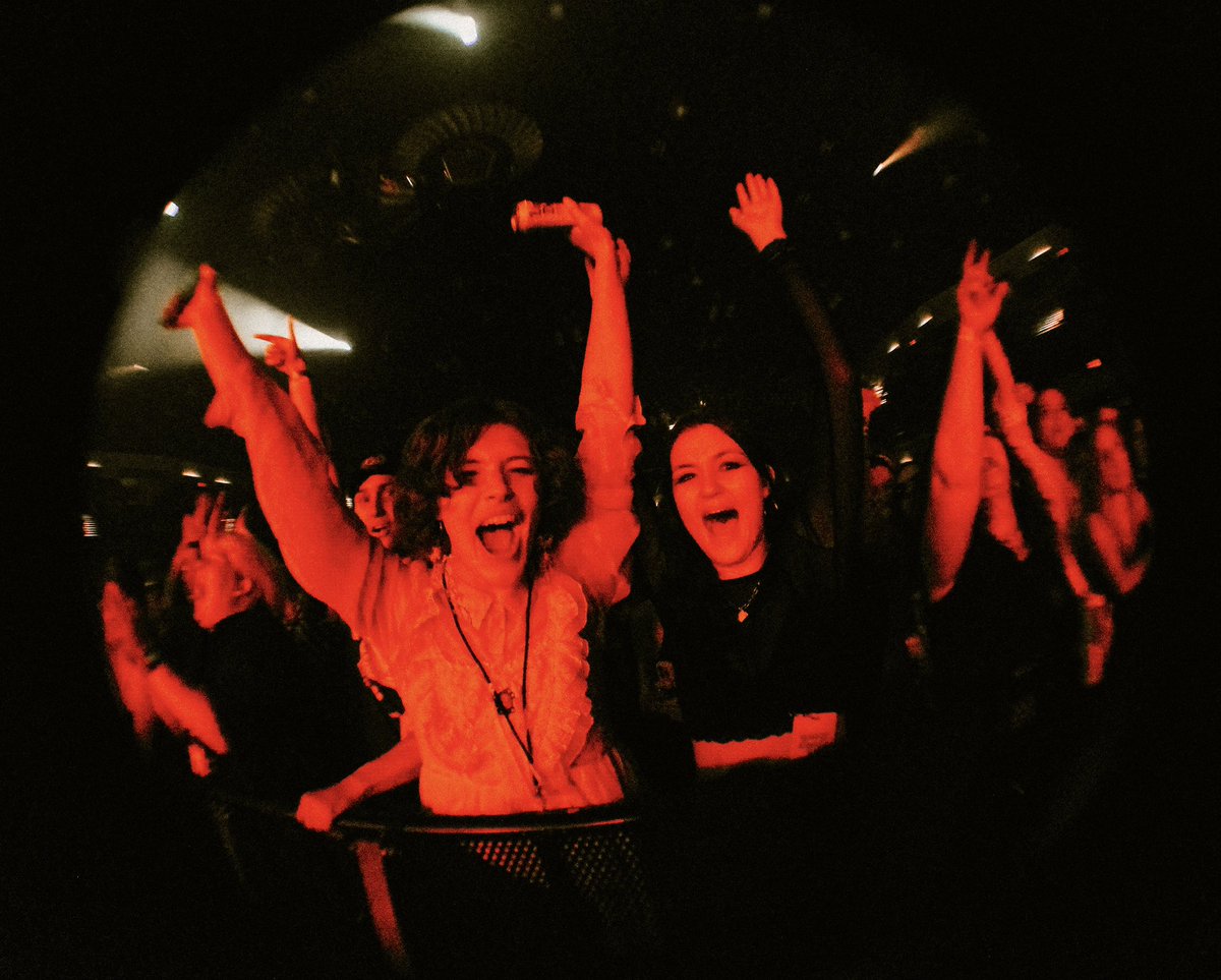 RKSBandOfficial's tweet photo. Thank you for ending 2022 on a high note with us 💚 We love you so much. https://t.co/ghfjtPX6B2