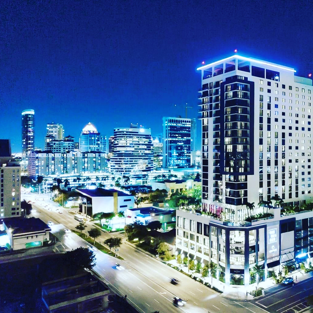 jaylivebetter's tweet photo. More reasons to move to Florida.

The (ULI) and PwC recently released the 2023 Emerging Trends in Real Estate Report. The City of Fort Lauderdale was named as the 8th best local economy for 2023, a 12-place improvement from 2022.

https://t.co/uzxYIalBuu

(954) 271.4306

#ONEsir https://t.co/T450UMH1Um