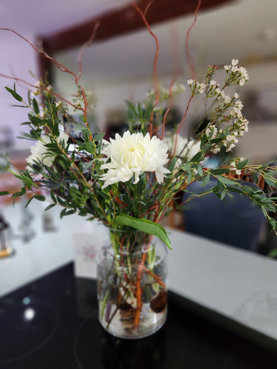 What a wonderful surprise to brighten up a dark January day! My first delivery from #freddiesflowers