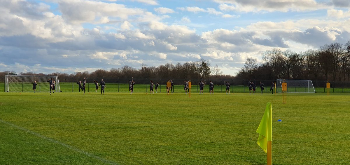 SaintsCologne's tweet image. Heute war ich mit meinem Sohn beim Training der @viktoria1904. #Vussball #ViktoriaKoeln