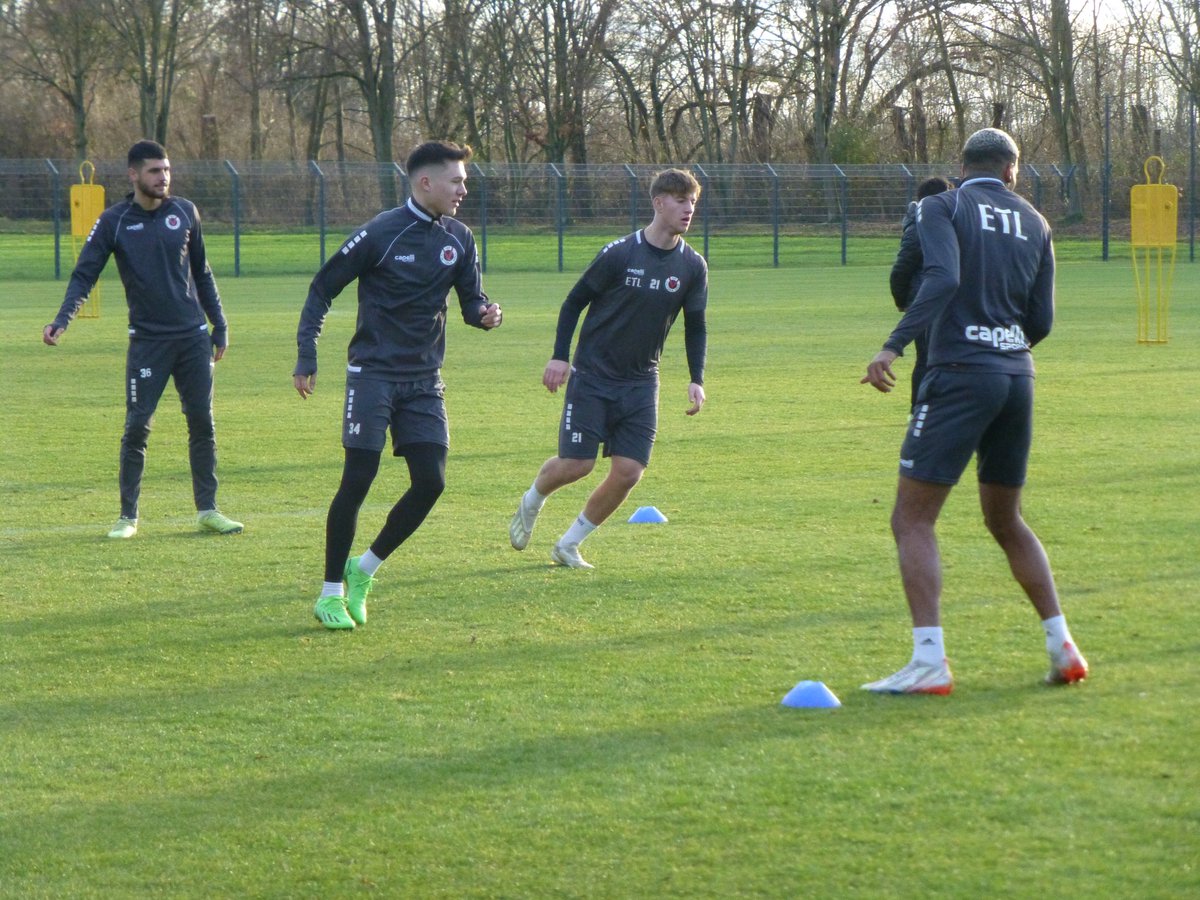 SaintsCologne's tweet image. Heute war ich mit meinem Sohn beim Training der @viktoria1904. #Vussball #ViktoriaKoeln