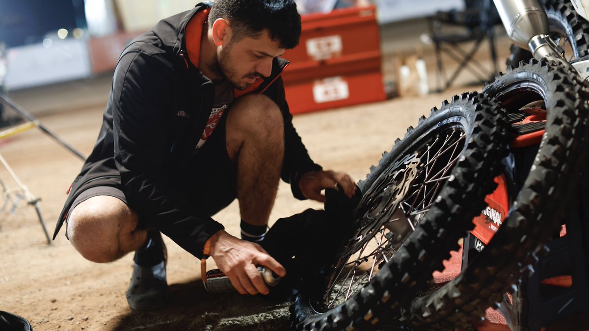 motul's tweet photo. Once the finish line crossed, another competition begins for the brave #OriginalByMotul riders 👀
#Dakar2023 #WeAddMilesToLife
#Motorsport #Motorcycle #Racing #Rally #SaudiArabia https://t.co/Ff1pHj6agF