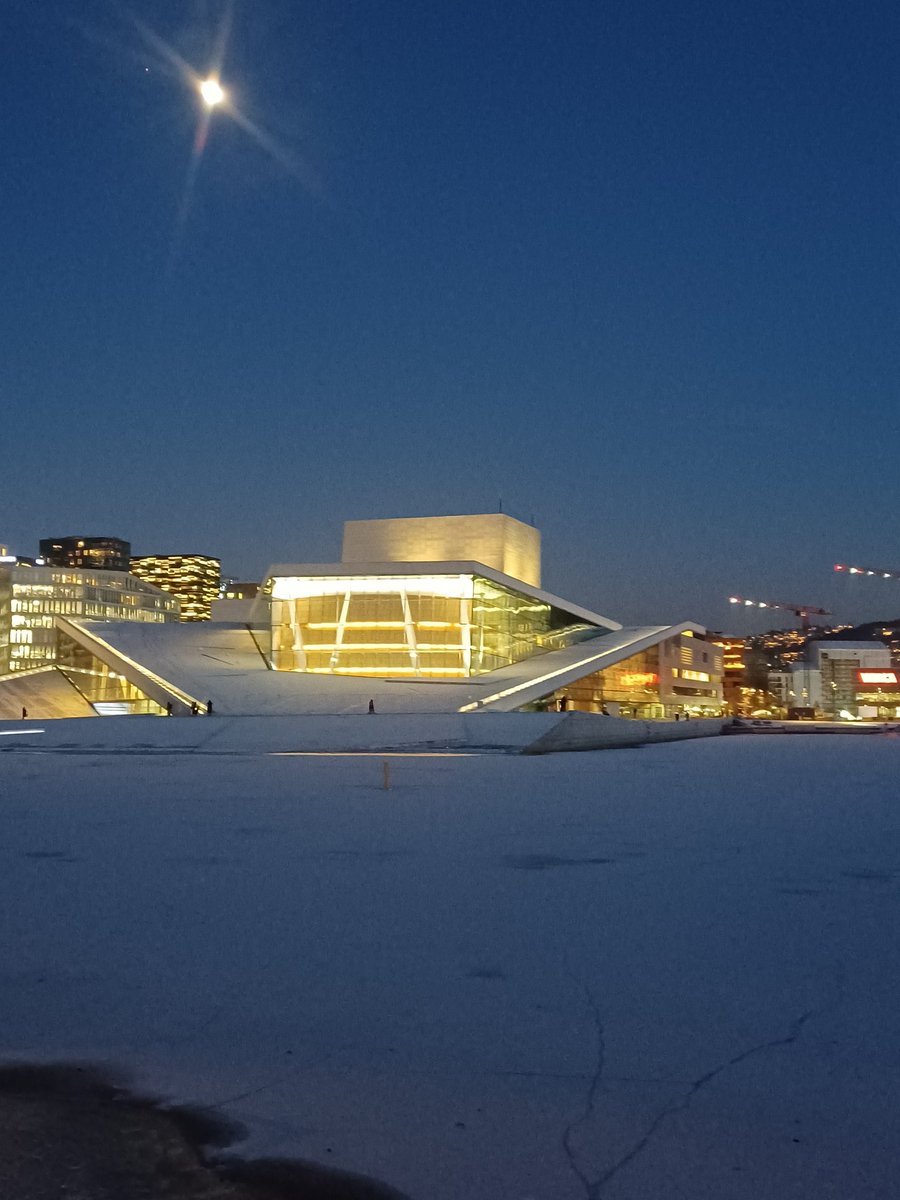 VikingBikingOSL's tweet photo. @VisitOSLO Here was the evening view three hours ago 🥰 https://t.co/U0J2CvVDjY