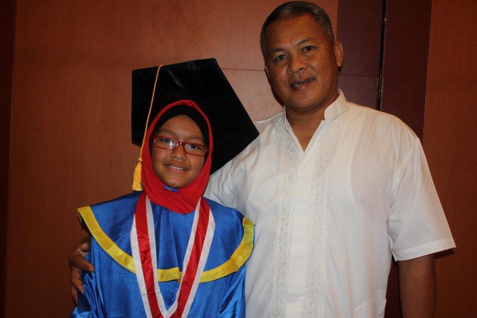 nadasoooon's tweet photo. Me grad 2012 :             Grad 2022: https://t.co/EXugOUpHjw