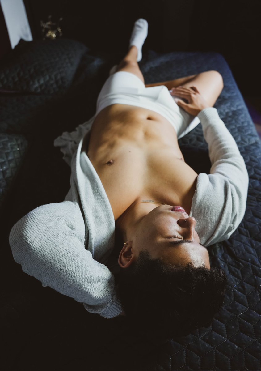 kenrevete's tweet photo. Pensativo quien. Me acompaña 
#boy #MedTwitter #mensxxx #hotboy https://t.co/u2VABB92Zn