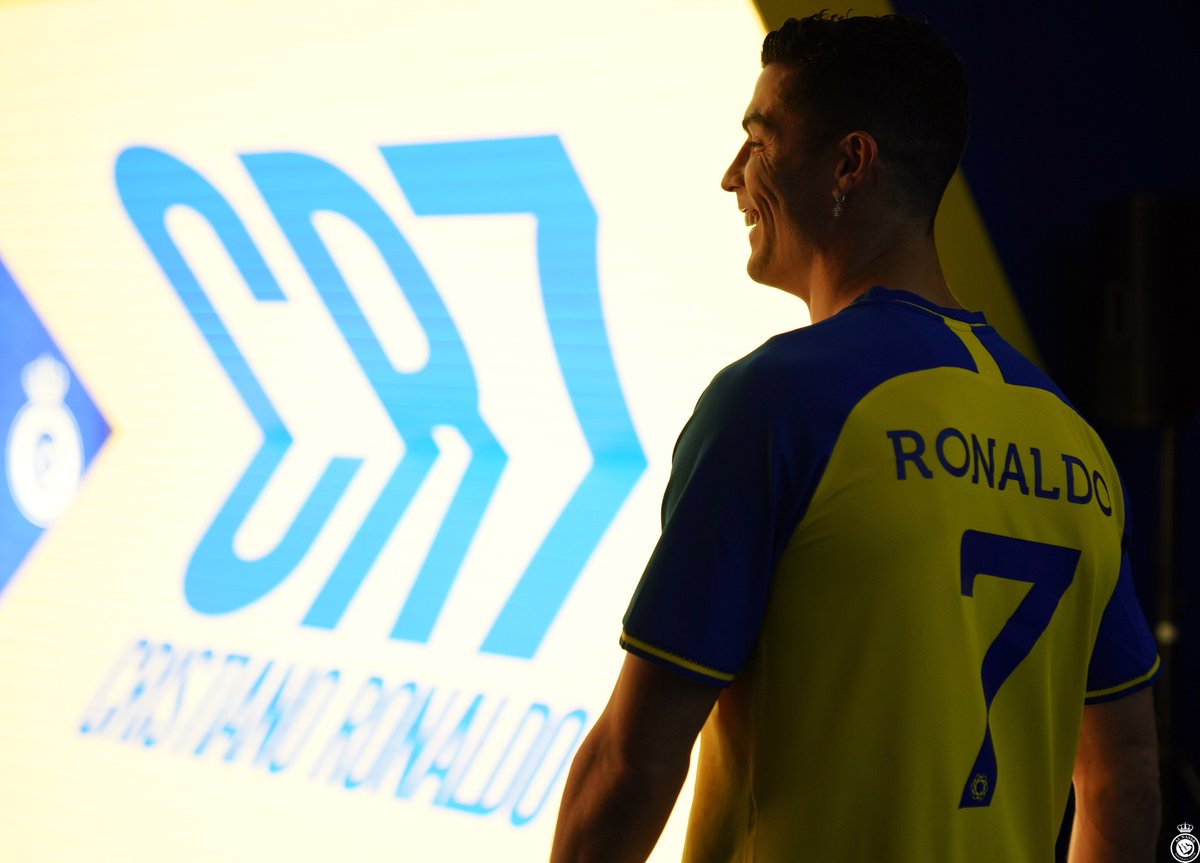 AlNassrFC's tweet image. تاريخٌ جديد 💛
#HalaRonaldo 💛